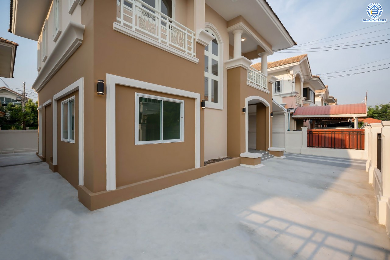 บ้านมือสองตกแต่งใหม่ สุดคุ้ม! โครงการ ภัสสร8 บางใหญ่ ดีไซน์สวย เนื้อที่ 50.7 ตร.ว. ฟังก์ชัน 4 ห้องนอน 3 ห้องน้ำ จอดรถได้ 2 คัน แต่งครบพร้อมอยู่ บนทำเลศักยภาพ โครงการติดถนนใหญ่ เข้า-ออกสะดวก ใกล้เซ็นทรัลเวสต์เกต รถไฟฟ้า "สถานีตลาดบางใหญ่" และจุดขึ้นทางด่วน "ศรีรัช"